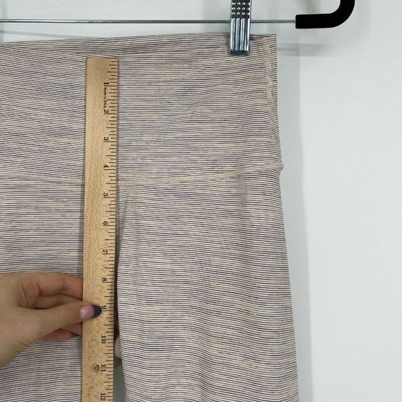 Lululemon Wunder Under High-Rise Tight Size 4 Athletic Stretch Pink Bliss Mauve - Picture 10 of 11